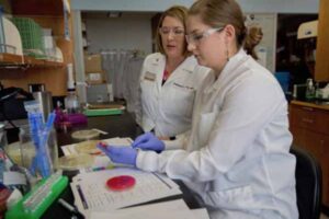 Antibiotics warranted for kids with minor staph infections