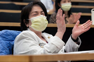 Aspiring physicians honor medical faculty in infectious diseases