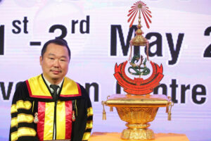 Somnuek Sungkanuparph, MD, former ID fellow ’05, receives Research Award of the Royal College of Physicians in Thailand