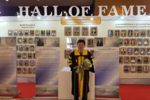 Anucha Apisarnthanarak, MD, ID fellow ’03, is inducted in Hall of Fame, Royal College of Physicians in Thailand