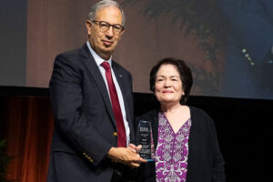 Nigar Kirmani, MD receives IDSA 2023 Clinical Teacher Award